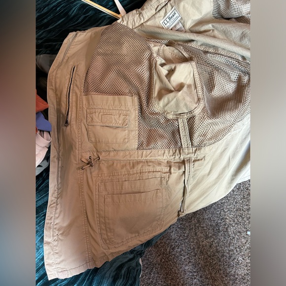 LL Bean Men’s Sporting/Fishing Jacket - Picture 8 of 9